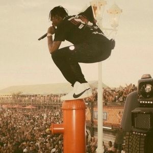 Meet your Posher, Brady